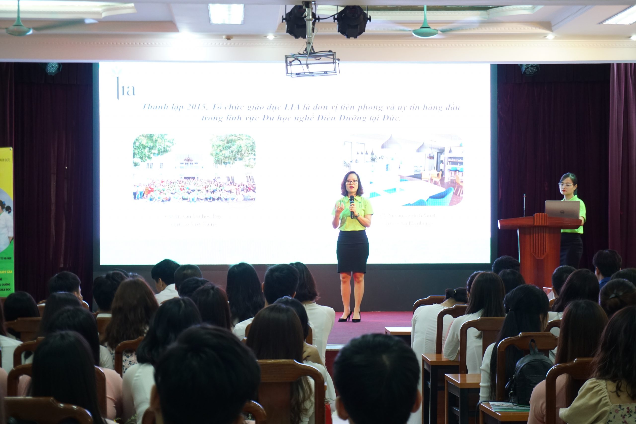 VICAT tổ chức thành công hội thảo hướng nghiệp tại trường Cao đẳng Y tế Hà Nội 3 Tư vấn viên LIA giới thiệu về chương trình chuyển đổi bằng điều dưỡng hệ 1 năm tại Đức tại hội thảo