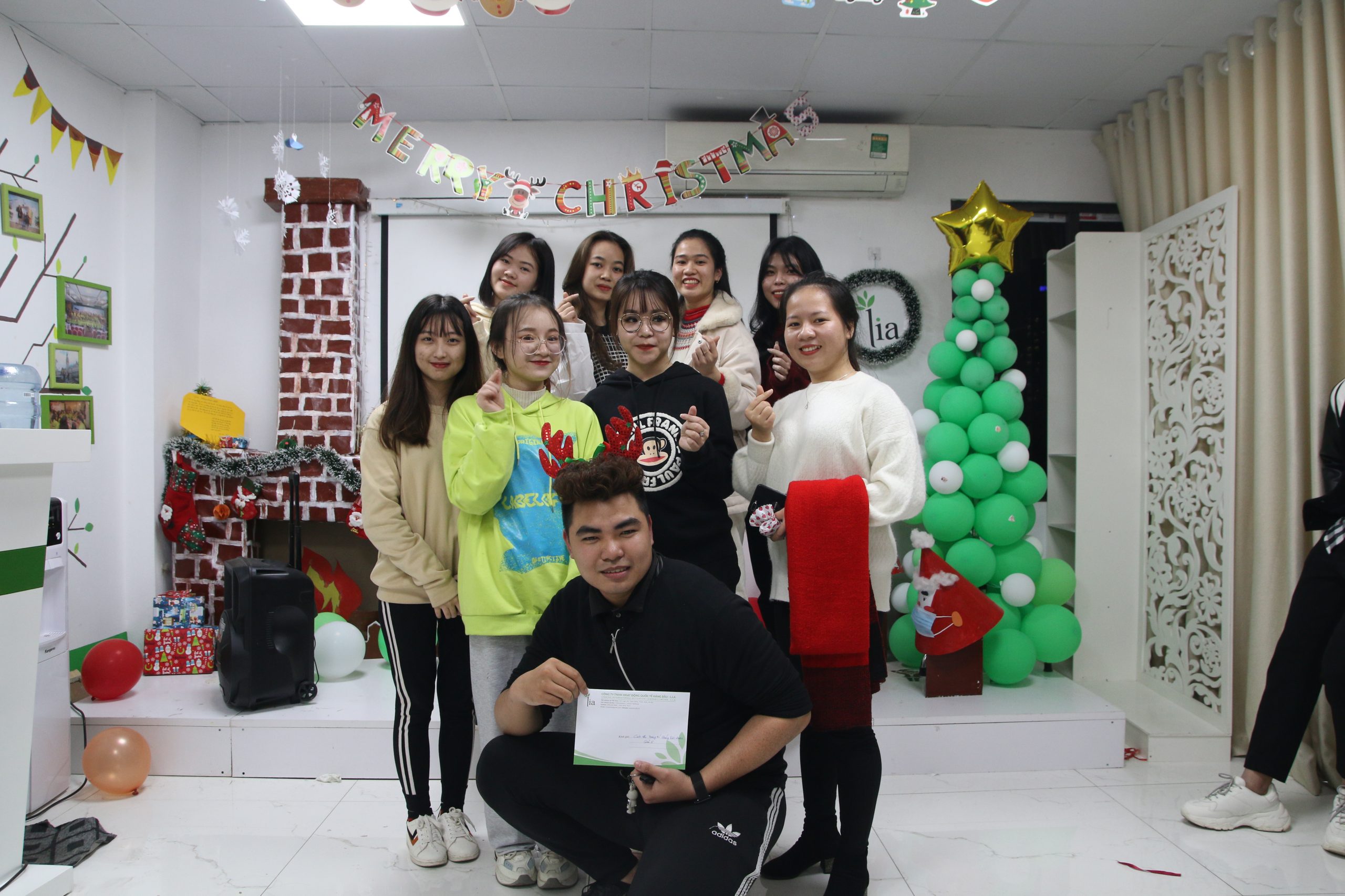 Rộn ràng không khí đêm giáng sinh tại VICAT 4 IMG 6973 scaled
