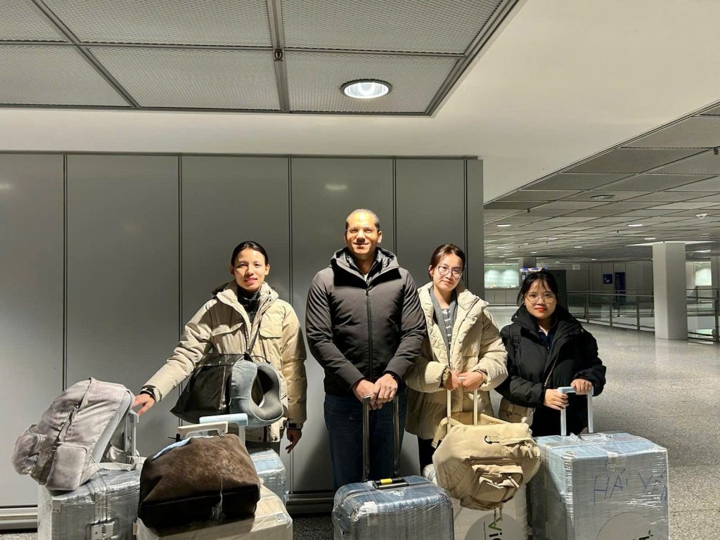 4 điều dưỡng viên Việt Nam sang Đức làm việc với 100% chi phí được tài trợ 3 z7285338693954 de7cdf84fa6ddefe9e914e0c75c1b6e1