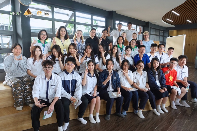 Học sinh trường liên cấp THCS - THPT Lương Thế Vinh tìm hiểu về các chương trình Du học Đức do Vicat triển khai